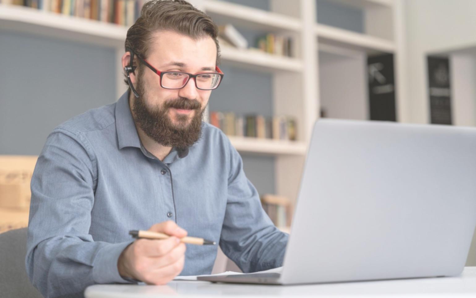 Spațiul nostru de lucru colaborativ unde discutăm planuri financiare și educaționale cu cursanții